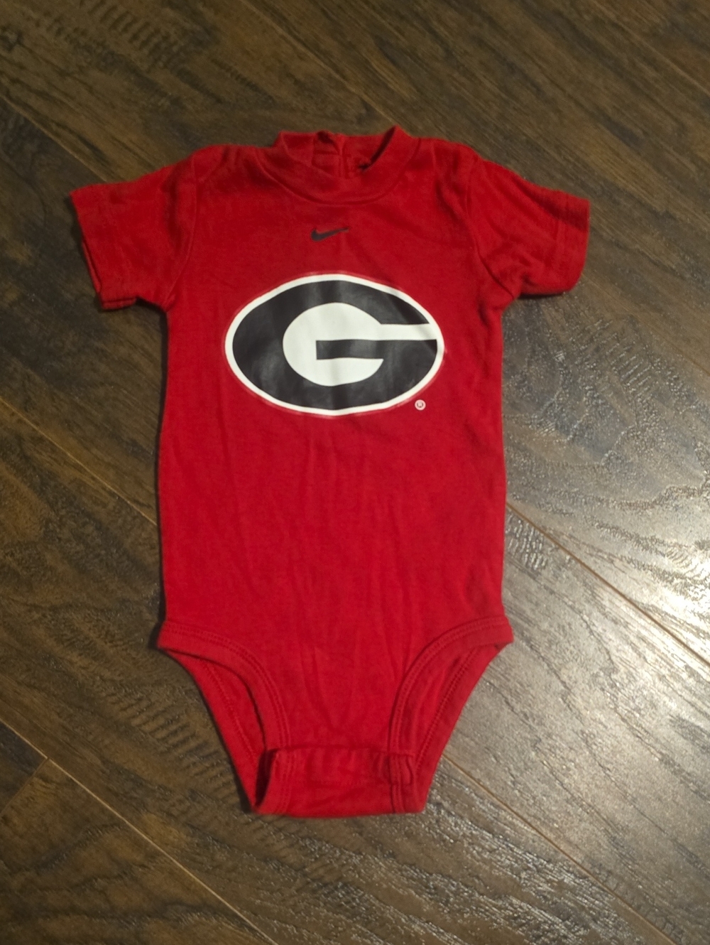 Nike Kids Red Georgia Bulldogs Bodysuit with Black/White Logo
